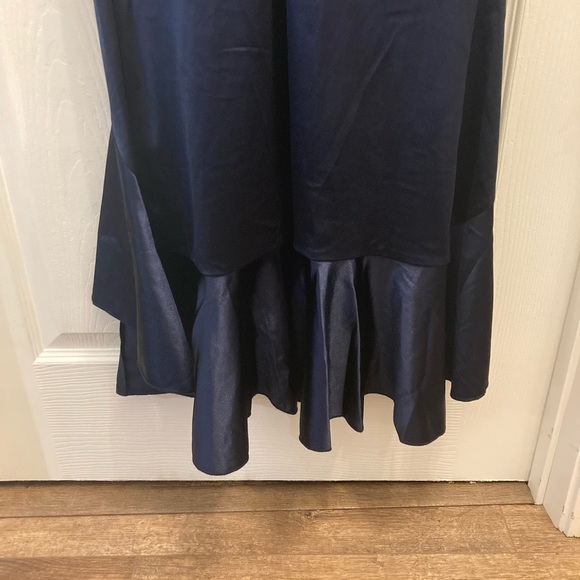 NWT Women’s Navy Formal Ruffled Evening Prom VFSHOW size M - Picture 10 of 12